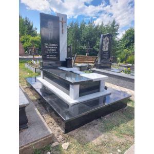 Пам'ятник для чоловіка з мармуру